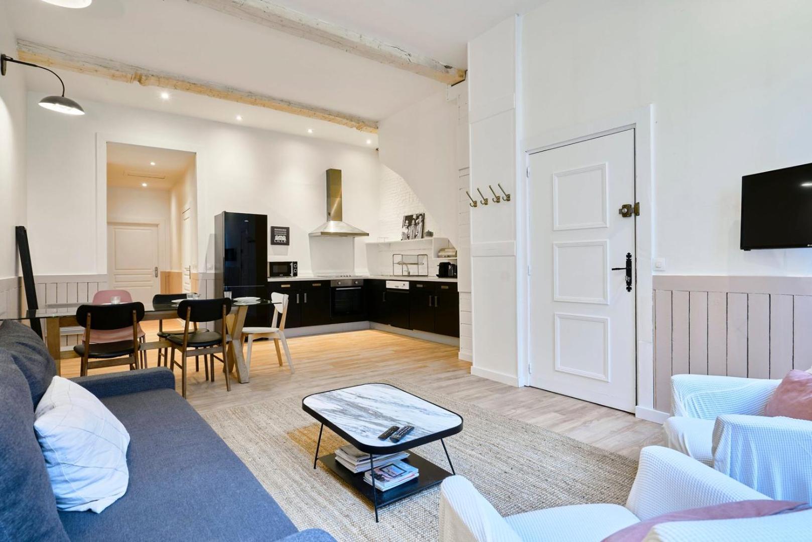 Old Lille: Charming Renovated Apartment ภายนอก รูปภาพ